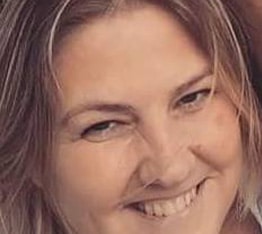 Selma Hrönn Maríudóttir, lögfræðingur, vefhönnuður og rafeindavirki, með sérfræðiþekkingu í lögfræði, vefsíðugerð og tækni.